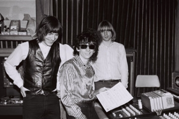Frank Secich, Stiv Bators & Greg Shaw LA 1979. Photo by Theresa Kereakes